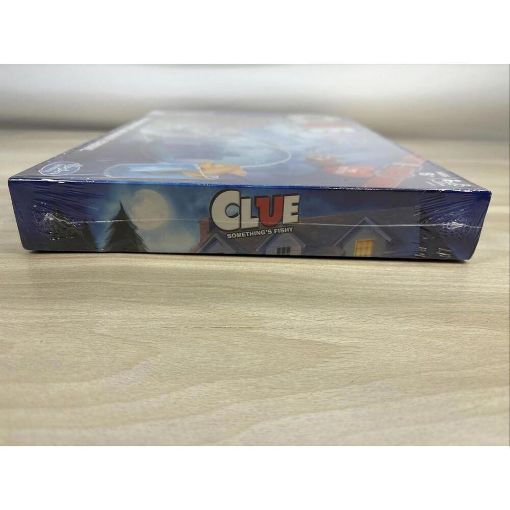 CLUE SOMETHINGS FISHY HASBRO BOARDGAME E9672 PET EDITION BRAND NEW SEALED!!! - Picture 4 of 6